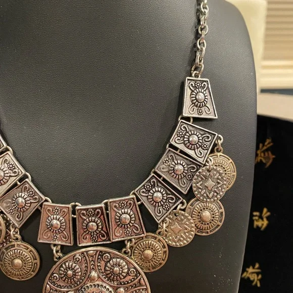 Elegant Silver Tone Bohemian Style Statement Necklace - Picture 8 of 15